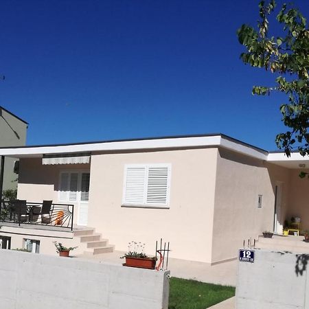 Apartman Anni Lägenhet Poreč Exteriör bild