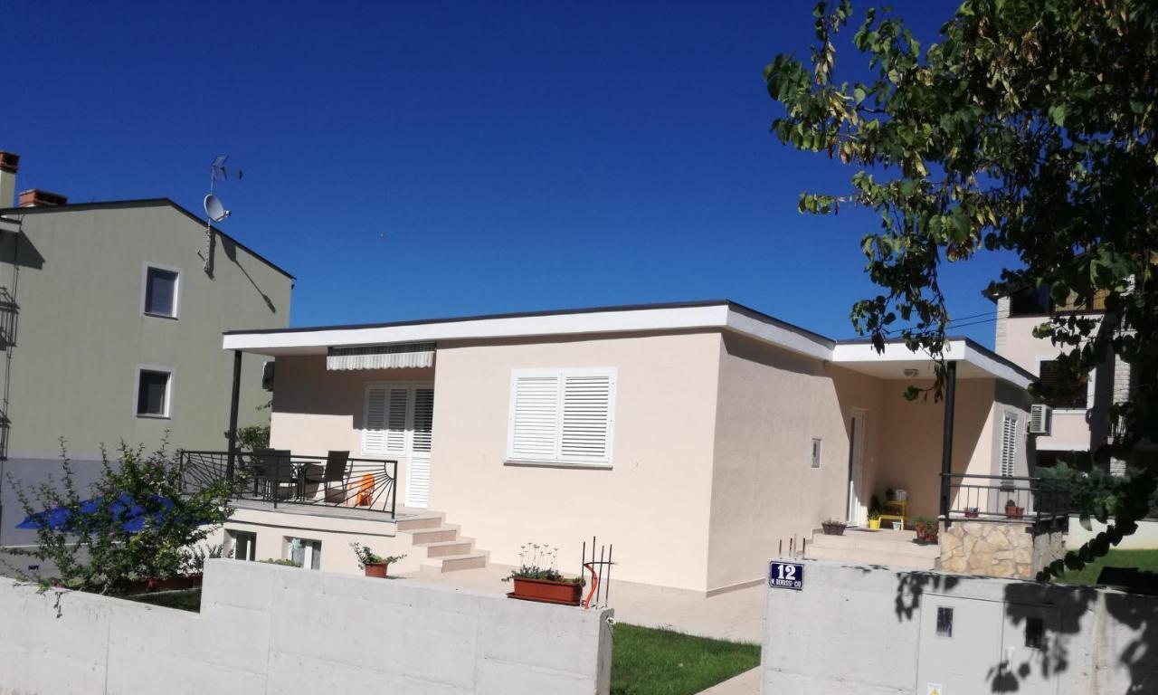 Apartman Anni Lägenhet Poreč Exteriör bild