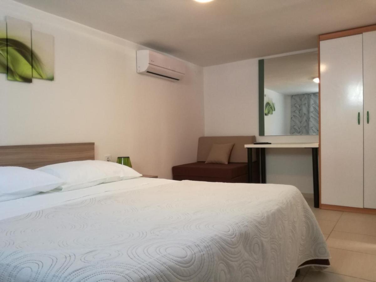 Apartman Anni Lägenhet Poreč Exteriör bild